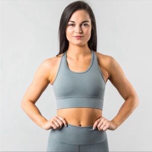 Alphalete Vault sports bra size medium